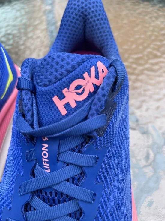 Hoka EUC Women’s Size 8.5 Clifton 9 Blue Coral Mesh Running Shoe MSRP $165 - Picture 8 of 12